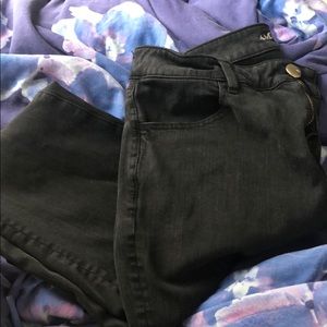 Black American Eagle super stretch jeans